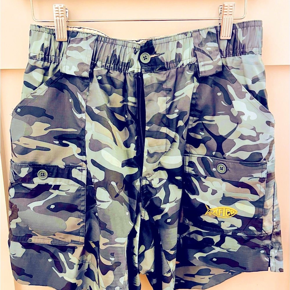 AFTCO Fishing Shorts NWOT Blue Camo Size 30 *NEVER WORN*